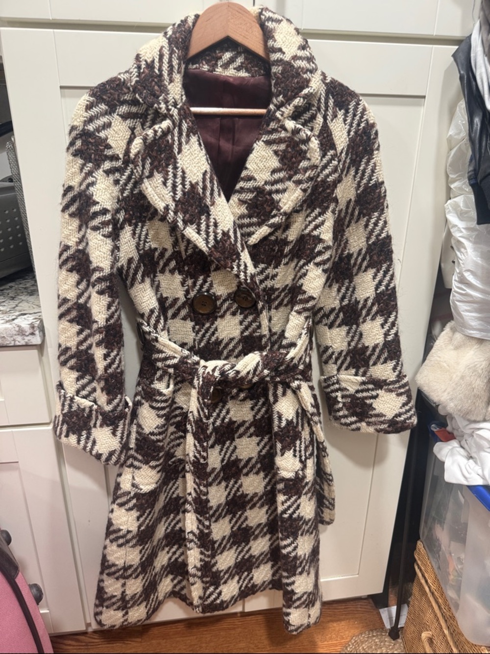 Vintage Wool-Blend Houndstooth Belted Coat in Cream & Brown